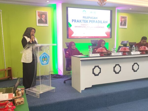Rektor UNISAN Gorontalo Lepas 90 Mahasiswa Fakultas Hukum Ikuti Praktek Peradilan